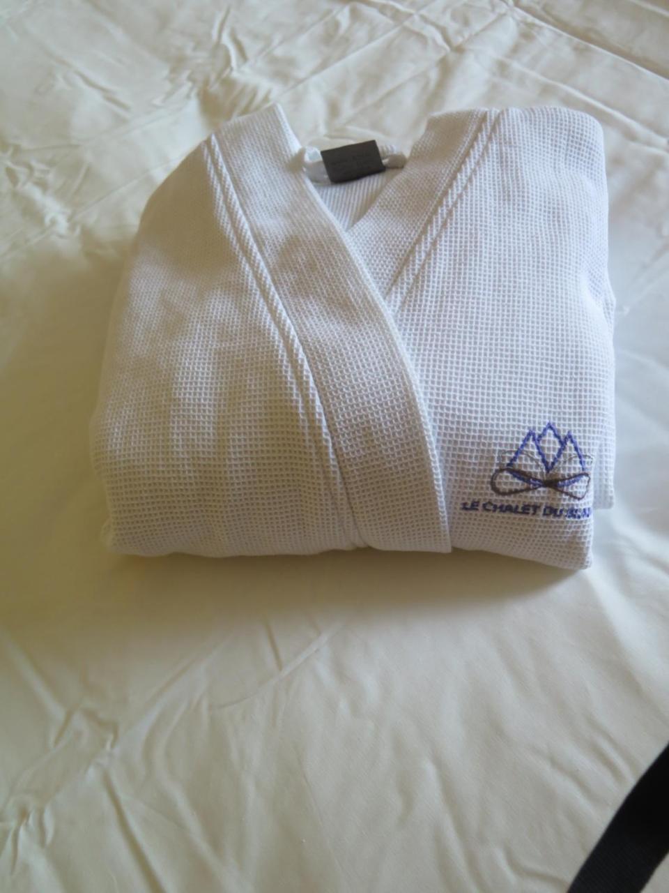 Le Chalet Du Blanc Spa Yoga アイヨン・ル・ジュンヌ エクステリア 写真